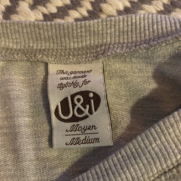 ✨SOLD✨Cute flower pattern sweatshirt - Picture 4 of 4